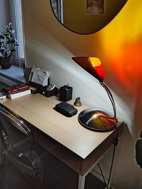 Lampe assemblée à partir de pèces de cox